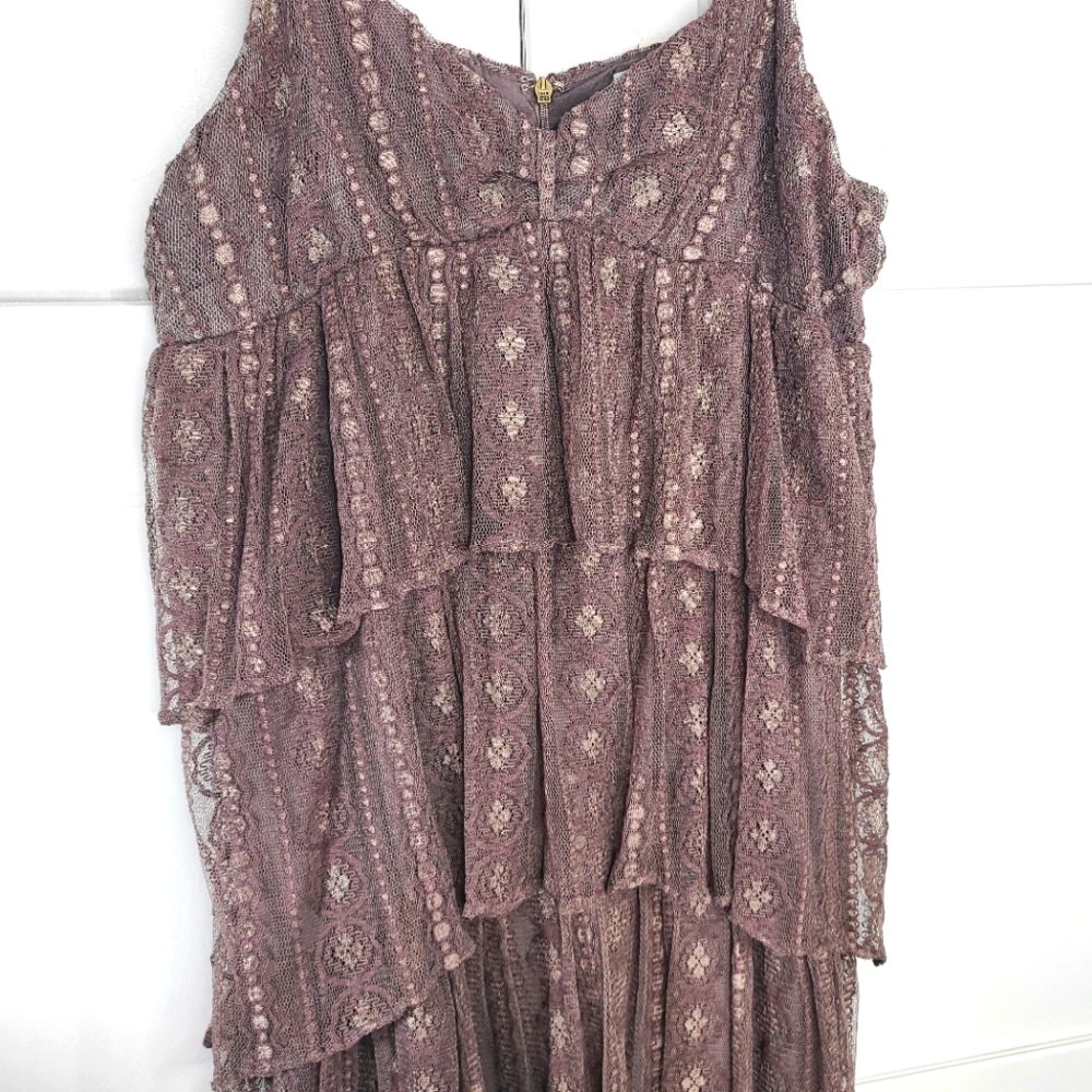 Geren Ford taupe lace tiered dress